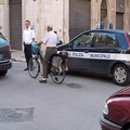 Uomo barricato in casa in via Firenze