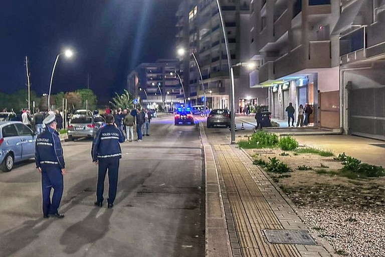 Sparatoria in via Da Vinci