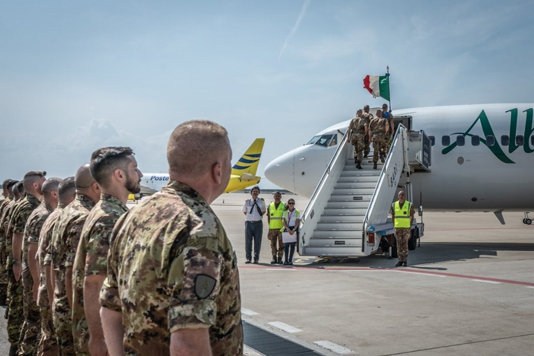 Da Barletta l'’82° Reggimento “Torino” in partenza per la Bulgaria