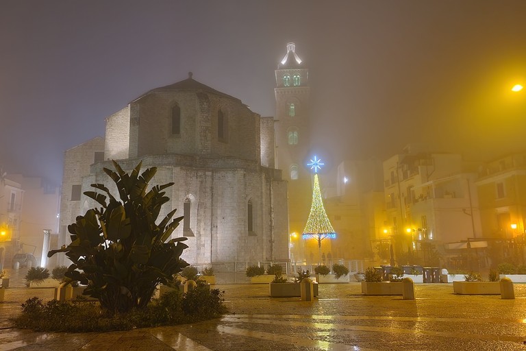 Nebbia a Barletta. <span>Foto Ida Vinella</span>