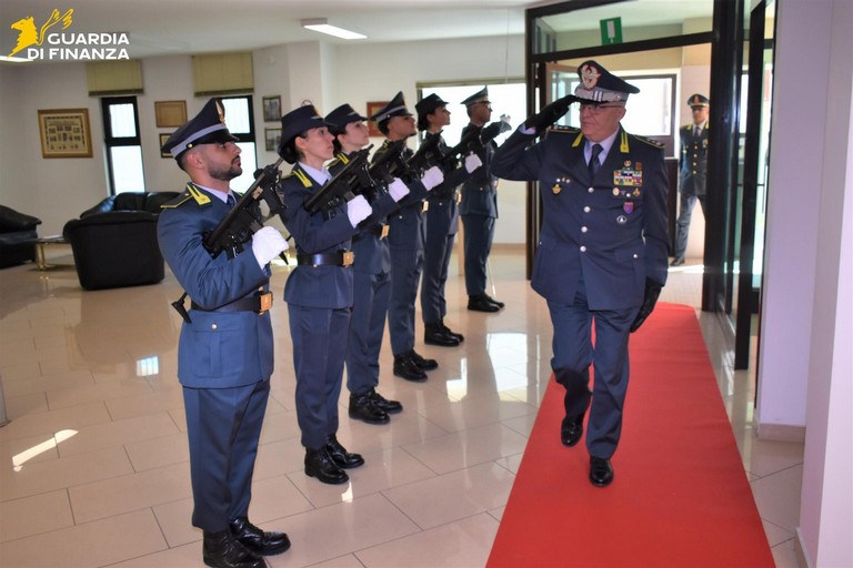 Guardia di Finanza, il Comandante Regionale Puglia in visita a Barletta