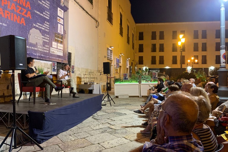 Storie, libri e cucina in Piazza Marina