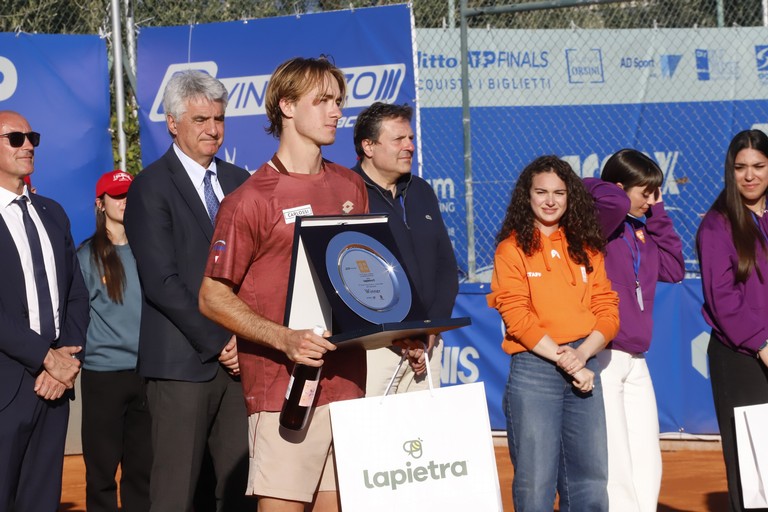 Lukas Neumayer trionfa agli Open di Barletta 2026. <span>Foto Cosimo Campanella</span>