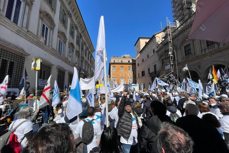 Protesta stabilimenti balneari