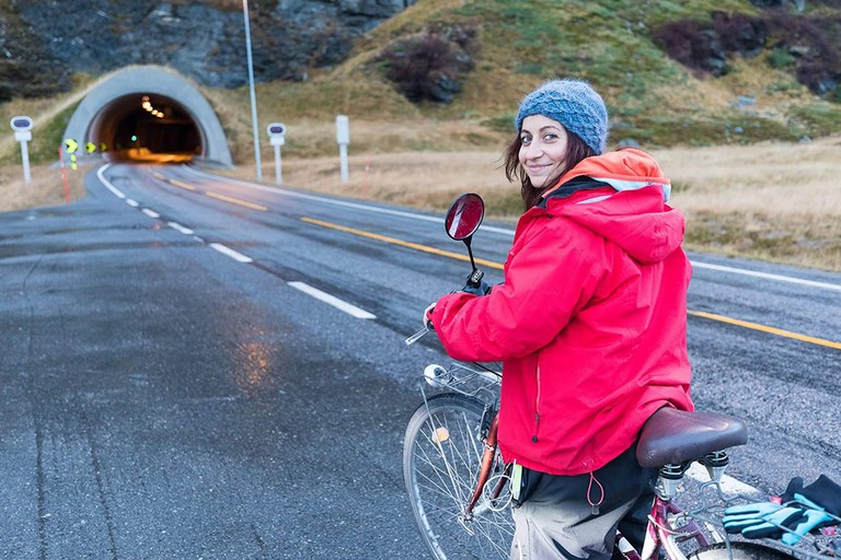 Antonella di nuovo in bici da Barletta fino a Pechino per sostenere l'Amref