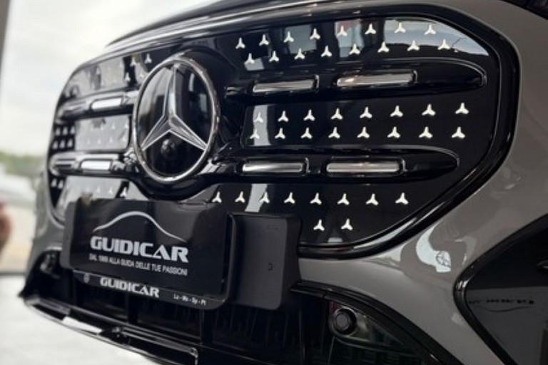 Automobile