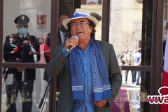2 giugno, Al Bano ospite a sorpresa a Barletta canta l'inno nazionale