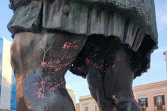 Stelle filanti spray danneggiano i monumenti: le segnalazioni dei cittadini