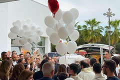 Barletta in silenzio per il piccolo Checco: commozione per l’ultimo saluto