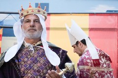 Medaglie d'oro: un tuffo nella storia con l'incoronazione a Barletta di Re Ferdinando d'Aragona I
