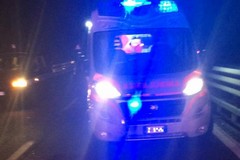 Barletta, auto si ribalta sulla SS93: un ferito