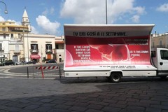 No all'aborto: il camion vela fa tappa a Barletta
