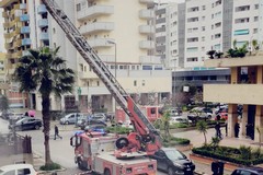 Fiamme in appartamento alla periferia di Barletta, intervento dei Vigili del Fuoco