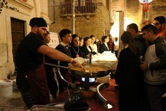 Grande successo per la prima serata di Calici nel Borgo Antico a Bisceglie: si bissa questa sera