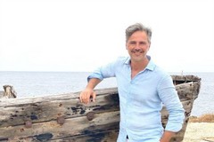 Barletta, la sua costa e la Disfida protagoniste con Beppe Convertini di "Azzurro – Storie di mare”