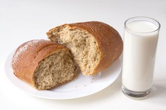 Scorte di latte e pane esaurite all’Ambulatorio Popolare di Barletta: l’appello alla cittadinanza
