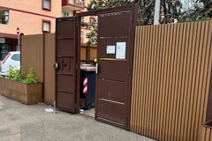 Danneggiata l'isola ecologica in Largo delle Palme