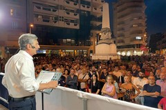 Cannito sul palco in Piazza Caduti: ultime ore prima del ballottaggio