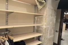 Barletta, furto in negozio d'abbigliamento del centro