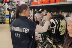 Barletta e provincia, i NAS sequestrano prodotti pericolosi di Halloween