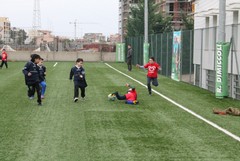 Un campo parrocchiale per "San Giovanni Apostolo": c'è il calcio d'inizio