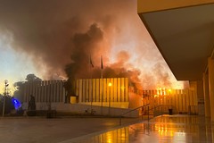 Incendio all'ospedale Dimiccoli di Barletta, fiamme dalla struttura della Protezione Civile