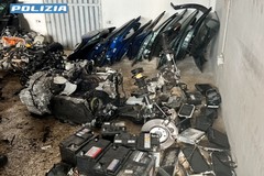 A Barletta deposito di pezzi di auto rubate, la Polizia denuncia due giovani cerignolani