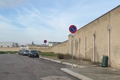 Via dei Muratori, il “regalo di Natale” del Comune: più divieti, meno diritti