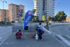 Al via la rimozione dei graffiti sui muri del sottovia Pertini, in campo l'associazione Retake