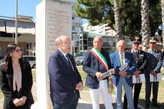 Ricordate le vittime del crollo di via Canosa