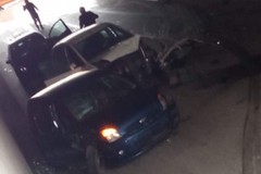 Sottovia Pertini, scontro frontale fra due auto: traffico bloccato