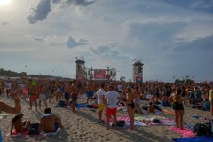 Torna il Jova Beach? Tra Legambiente e Marcello Lanotte è polemica sulle dune costiere