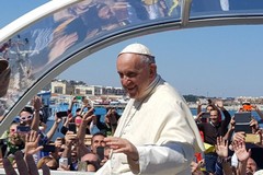 Barletta prega il Santo Rosario per Papa Francesco