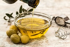 Con le festività natalizie crescono le vendite di olio d'oliva evo