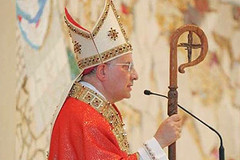 «Stupito e dispiaciuto per le dimissioni del Papa»