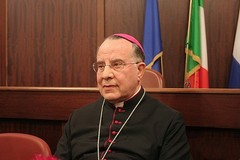 L'arcivescovo Giovan Battista Pichierri è salito alla casa del padre