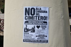 Cimitero di Barletta, sit-in per chiedere chiarezza all'amministrazione comunale