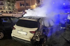 Auto incendiata al giornalista Adriano Antonucci, solidarietà unanime