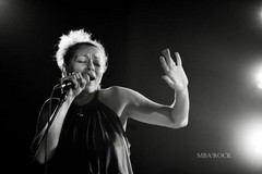 Rosàlia De Souza porta la nuova Bossa Nova a Trani