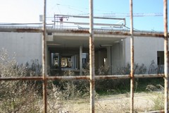 Scuola abbandonata nella nuova 167 di Barletta, non facite... ammuina