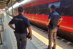 Tenta di rubare lo smartphone ad un uomo nella stazione di Barletta