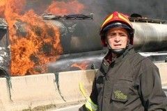 Il vigile del fuoco Giuseppe Rizzi di Barletta va in pensione