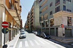 Via D'Aragona, «rimuovete quelle barriere architettoniche»