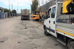 Iniziati i lavori di manutenzione del manto stradale in via Scuro