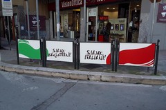 «Siamo barlettani! Siamo italiani!», misteriosi messaggi in città