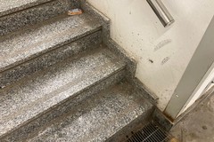 Allarme sporcizia: le condizioni del sottopasso di via Milano