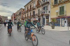 Pellegrini in bici a Barletta per il "Cammino di Guglielmo"