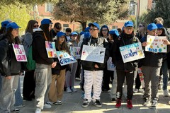 Gli studenti di Barletta marciano contro la mafia per una città sempre più libera