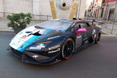 Benny Strignano e la sua Lamborghini oggi a Barletta