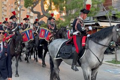 Disfida di Barletta, la sfilata a cavallo dei Carabinieri per le vie della città